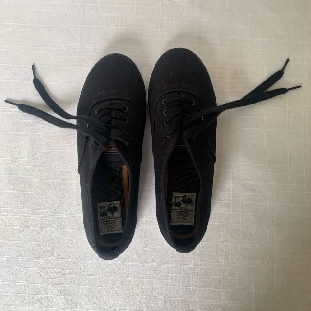KONKRETE| Black Canvas shoes / sneakers. Women’s Sz 7
